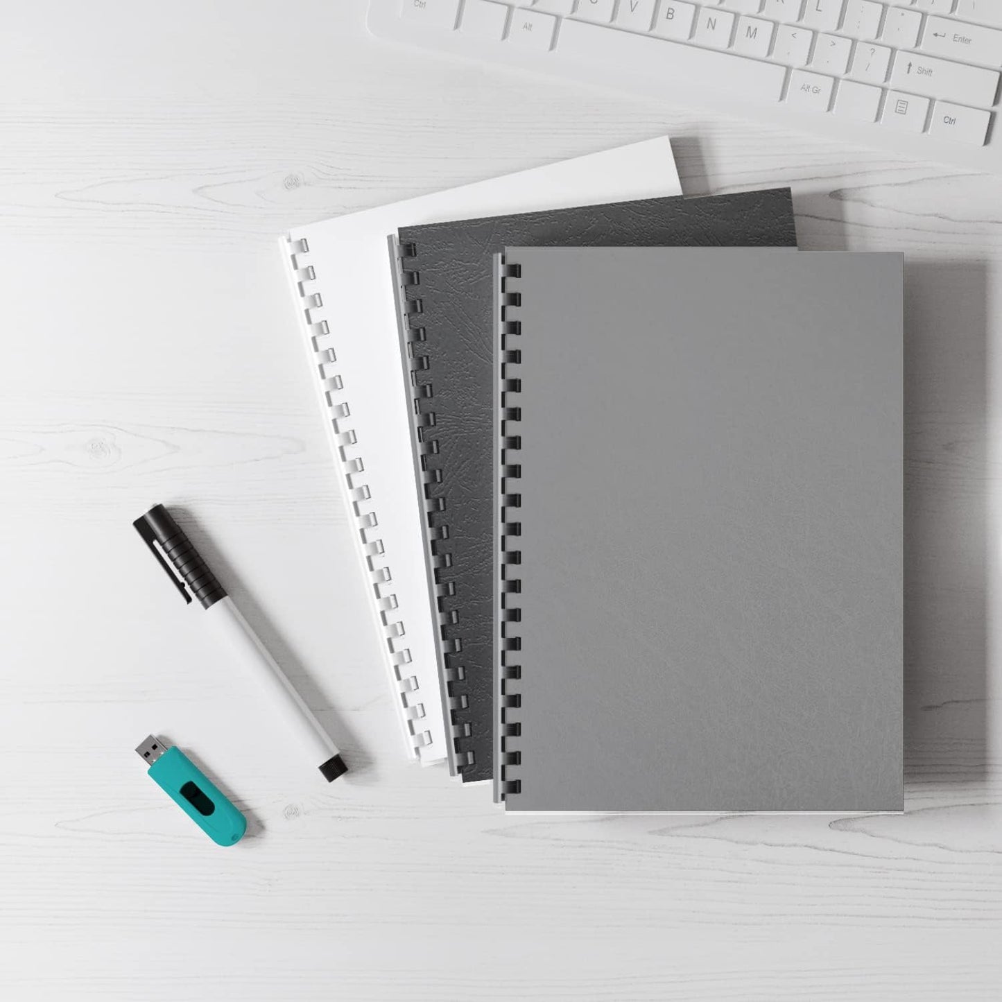 Binditek 200 Pack Plastic Binding Comb Spines, 1/4 Inch Diameter, 25 Sheet Capacity, for Letter Size, Black, for Students and Coworkers