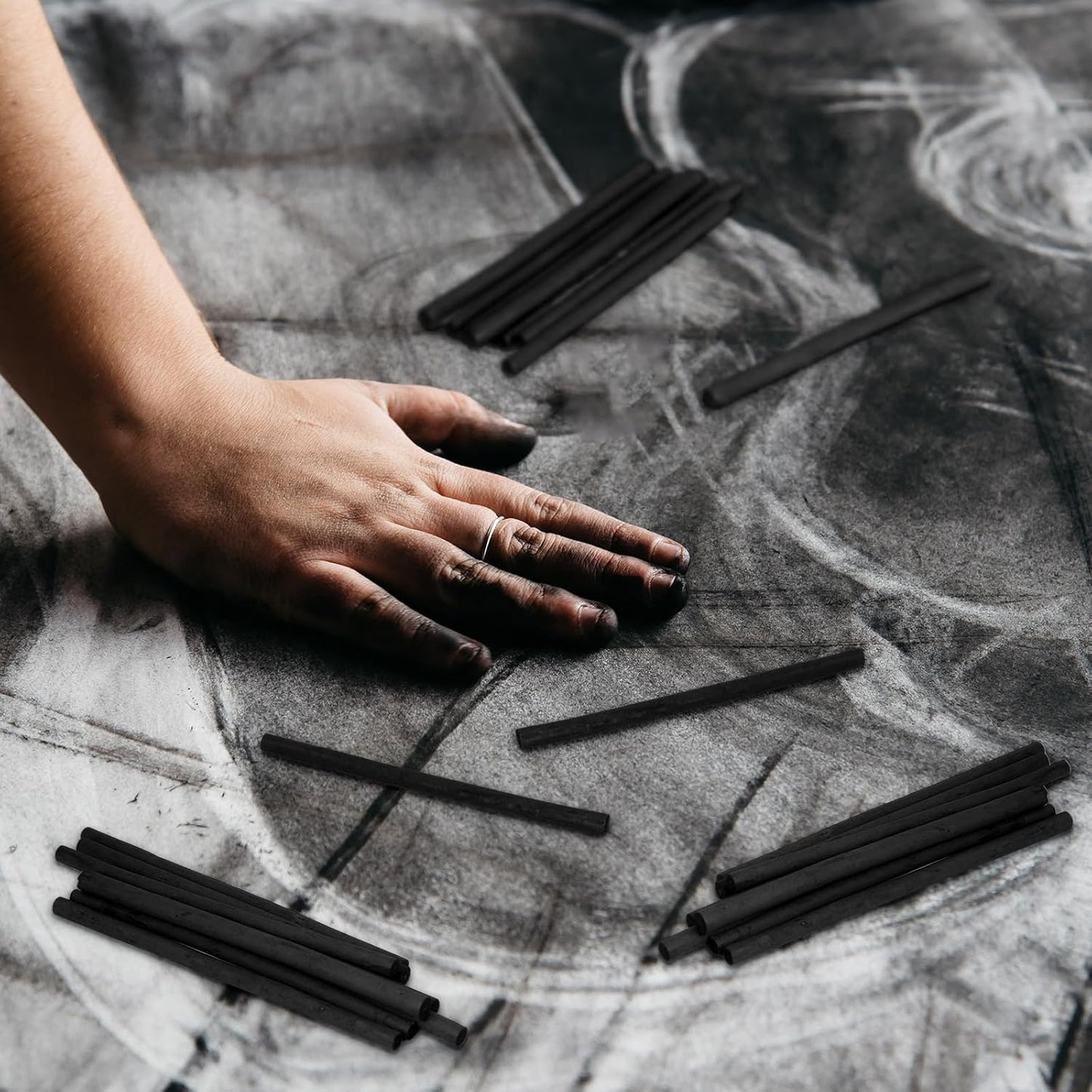 Gueevin 60 Pcs Willow Charcoal Sticks, Willow Charcoal, Artists, Beginners, Students, Perfect for Sketching, Drawing, Shading, and Fine Art (2-4mm,4-5mm,5-7mm,7-9mm)