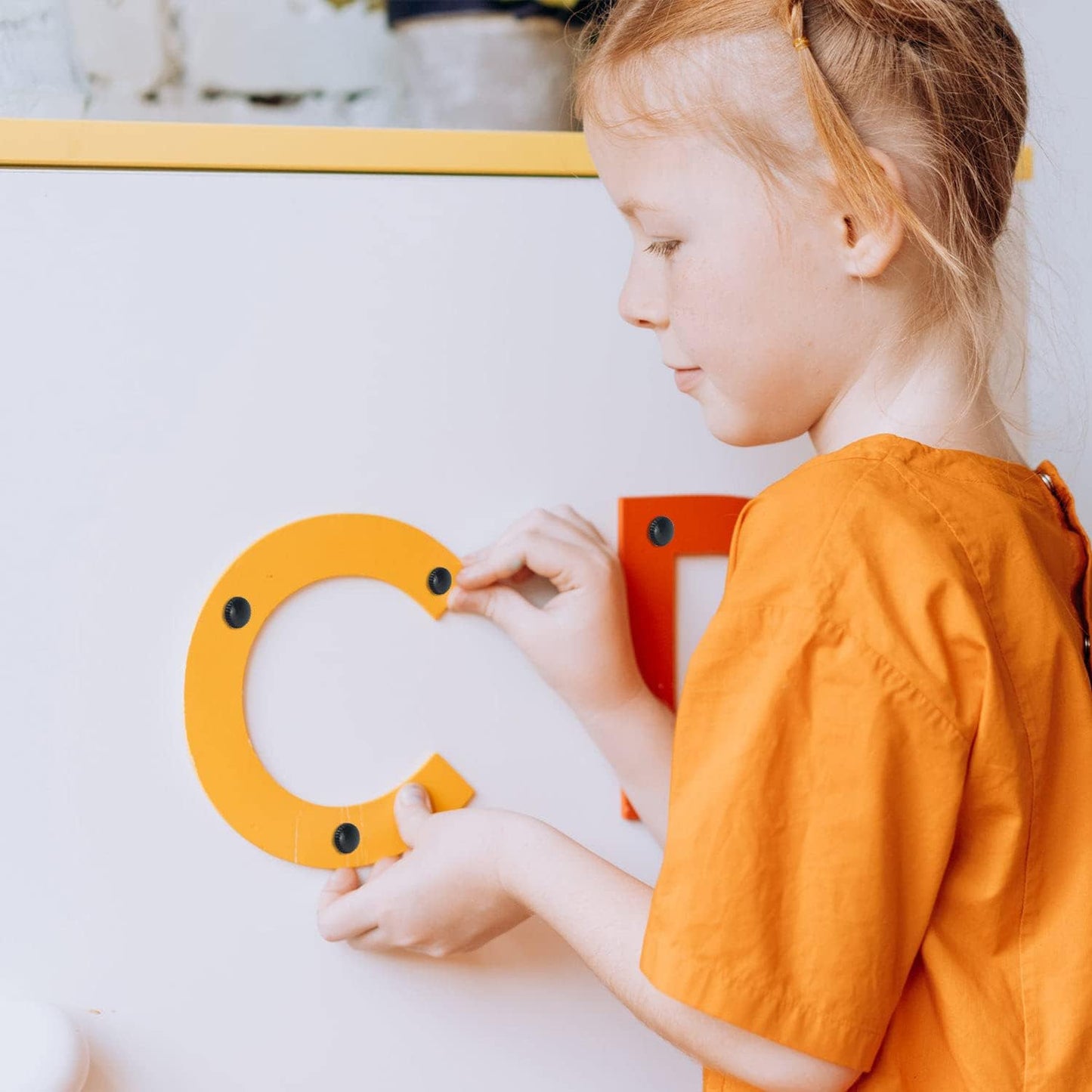 Lunies 200 Pcs Black Push Pins, Plastic Thumb Tacks for Wall, Wall Tacks for Hanging, Standard Plastic Head and Steel Point Push Pins for Cork Board