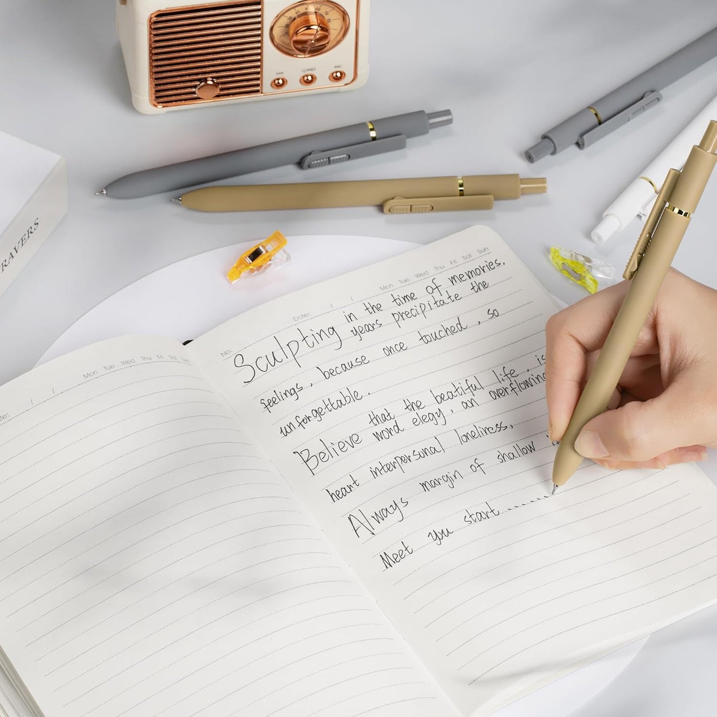 8Pcs Gel Pens with Black Ink, Fine Point Smooth Writing Pens, Quick-dry Gel Retractable Pens for Journaling Note Taking, Cute Office School Supplies for Adults Kids (0.7mm, Regular)