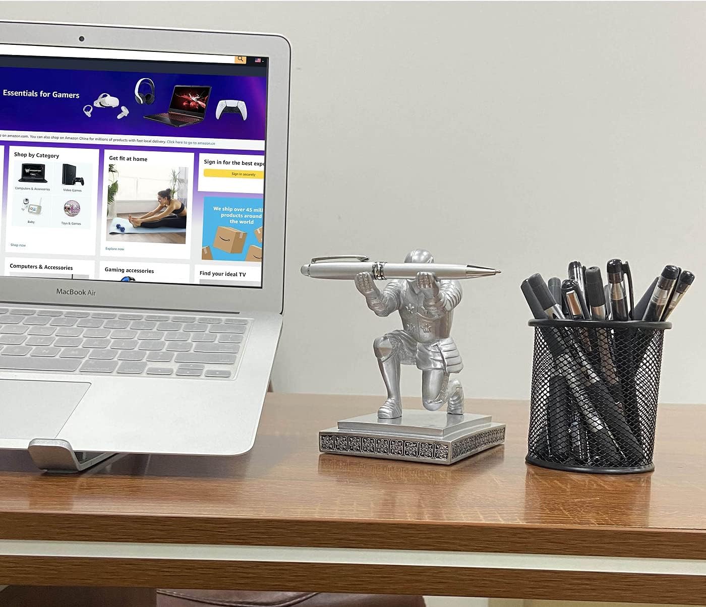 Executive Knight Pen Holder with A Cool Pen, Home Office Desk Organizers Decor Resin Pen Holder, Christmas Gift Idea for Dad, Uncle, Man, Boyfriend, Friends Silver
