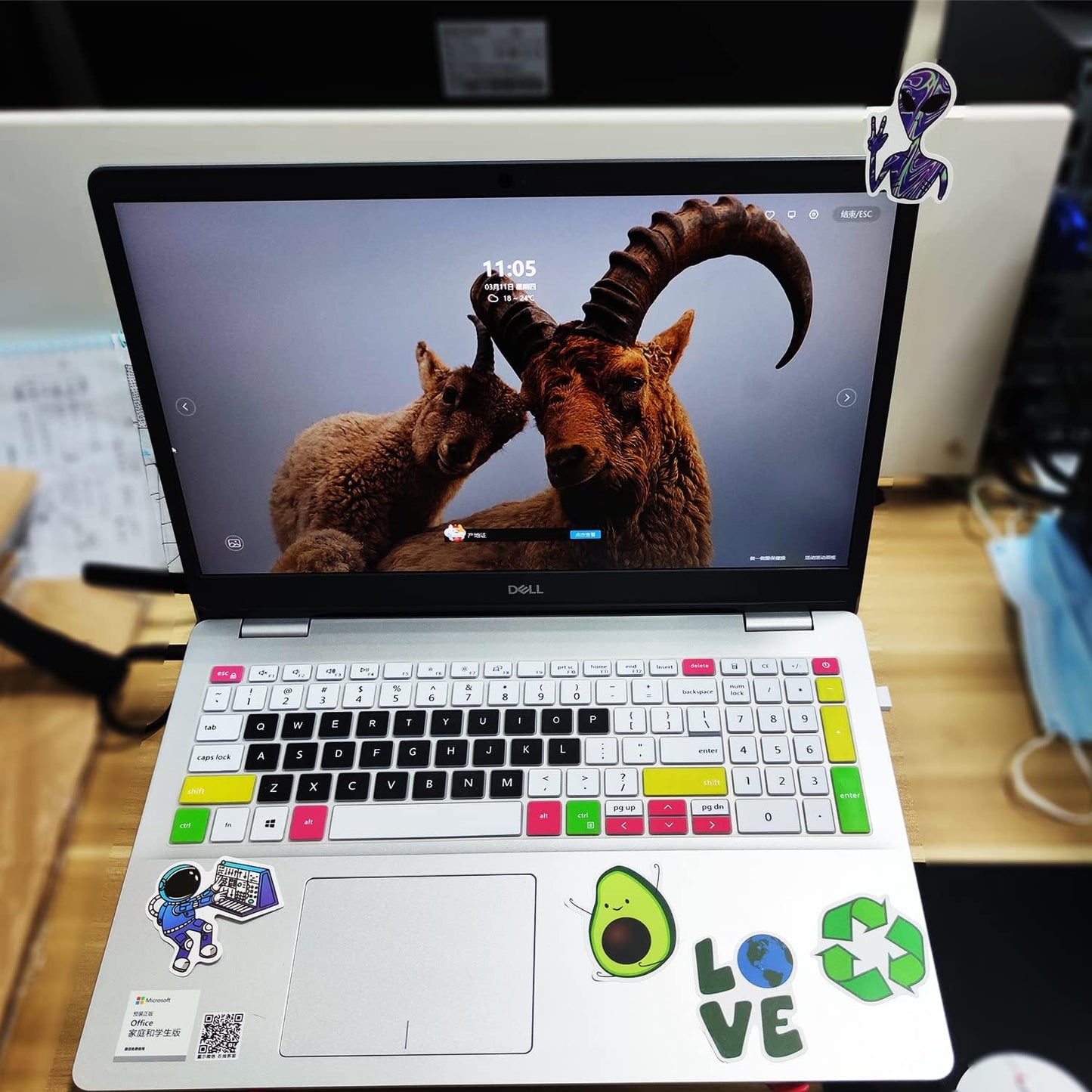 Water Bottle Stickers 300 Pcs Color Cute Sticker Pack, Waterproof Vinyl Stickers for Water Bottles Laptop Tablet Scrapbook Journal Skateboard Scooters Notebook Diary Lunch Box Suitcase Kindle etc