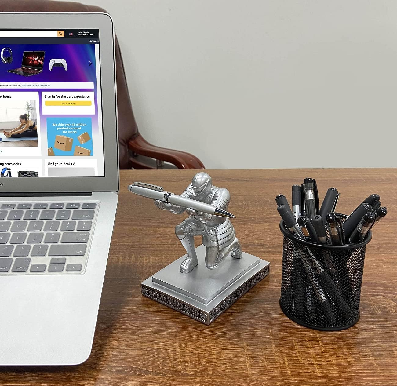 Executive Knight Pen Holder with A Cool Pen, Home Office Desk Organizers Decor Resin Pen Holder, Christmas Gift Idea for Dad, Uncle, Man, Boyfriend, Friends Silver