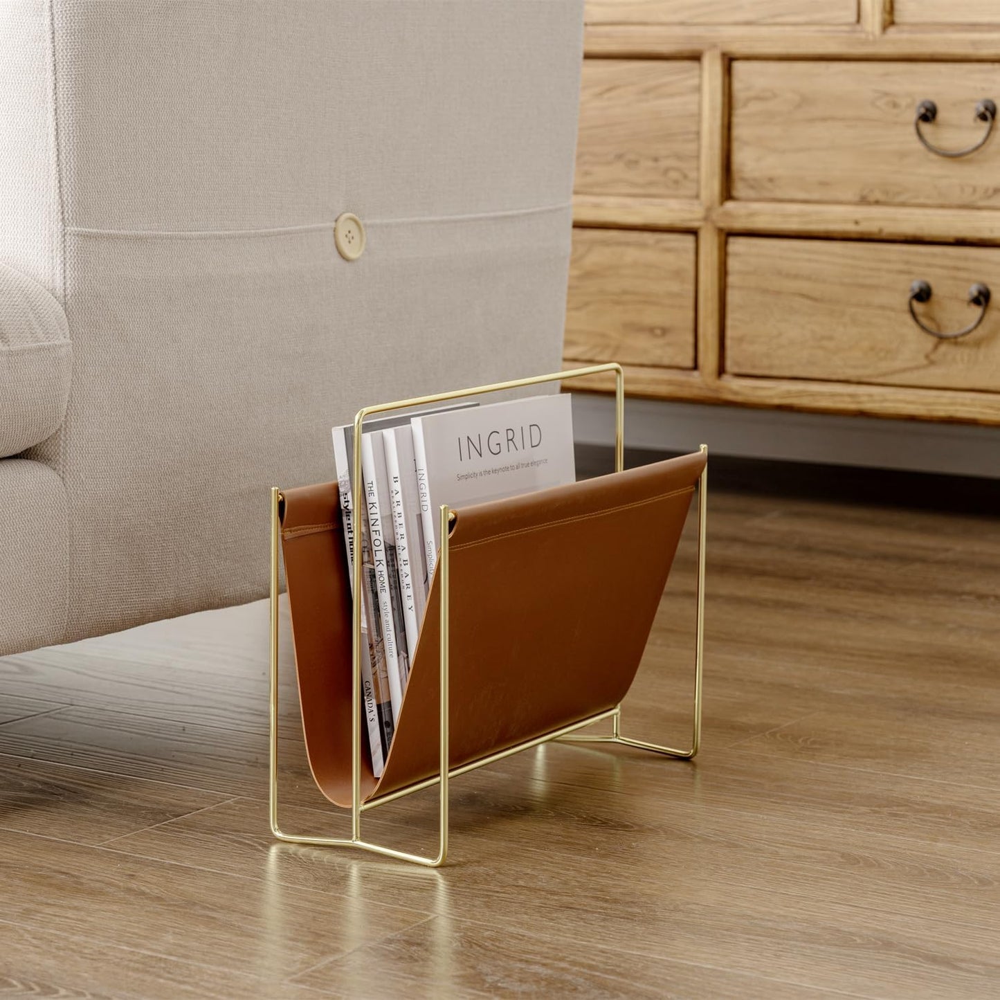 MyGift 15-Inch Modern Brown Leatherette & Brass Plated Metal Magazine Holder – Floor Standing Faux Leather Sling Style Newspaper Rack for Home, Bathroom, Office Decor