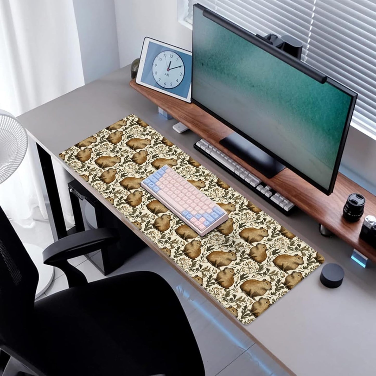 Capybara Gaming Mouse Pad, Desk Mat, Non-Slip Rubber Base Cool Aesthetic MousePads for Computer Laptop Keyboard Office School Home Desktop Accessories Decor 31.5" x 11.8"