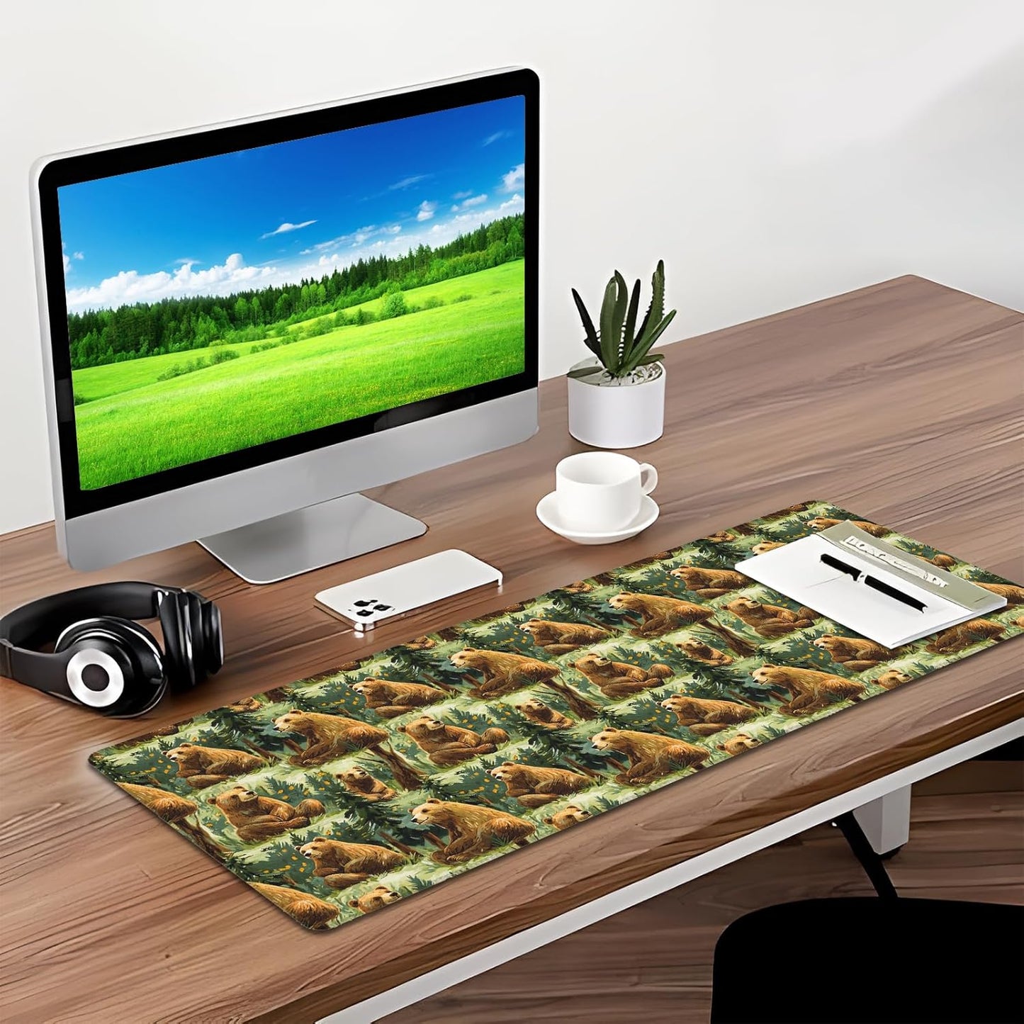 Bear Gaming Mouse Pad, Desk Mat, Non-Slip Rubber Base Cool Aesthetic MousePads for Computer Laptop Keyboard Office School Home Desktop Decor 31.5" x 11.8"