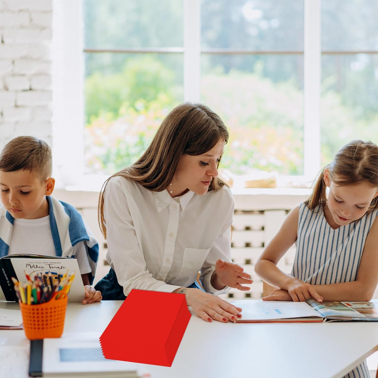 Zzrywuty File Folders with Pockets Letter Size, 50-Pack Paper Folders with Card Slot, Two Pocket Folders for School Students, Businessmen, Home and Office Workers（Red）