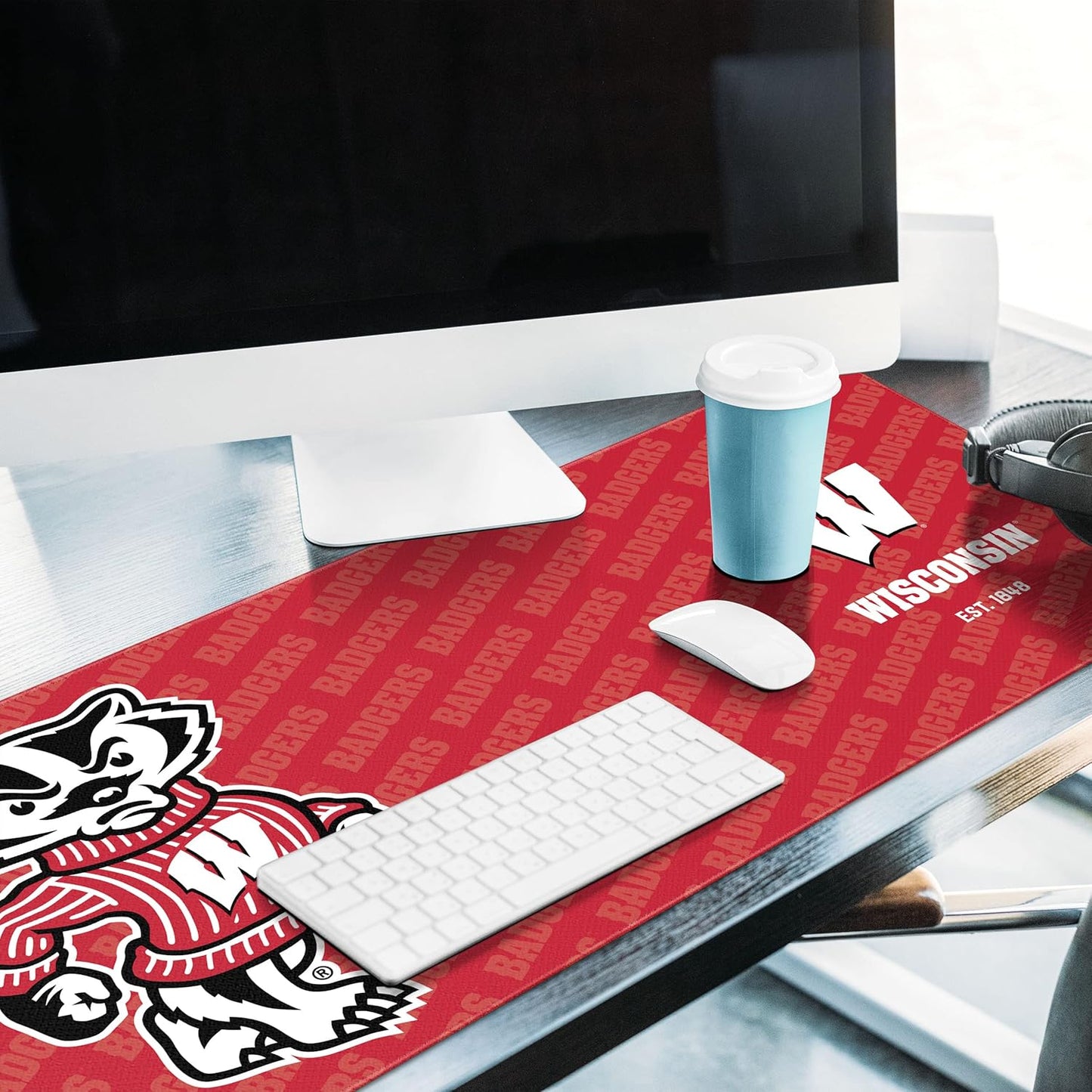 YouTheFan NCAA Wisconsin Badgers Logo Series Desk Pad